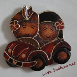 souvenir pernikahan tradisional etnik tempelan kulkas pengantin tradisional adat Bali