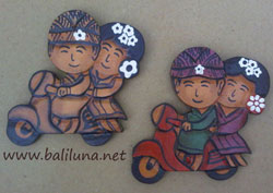 souvenir pernikahan tradisional etnik tempelan kulkas pengantin tradisional adat Jawa