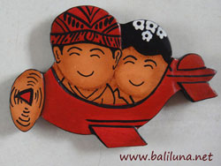 souvenir pernikahan tradisional etnik tempelan kulkas pengantin Tradisional adat jawa naik pesawat